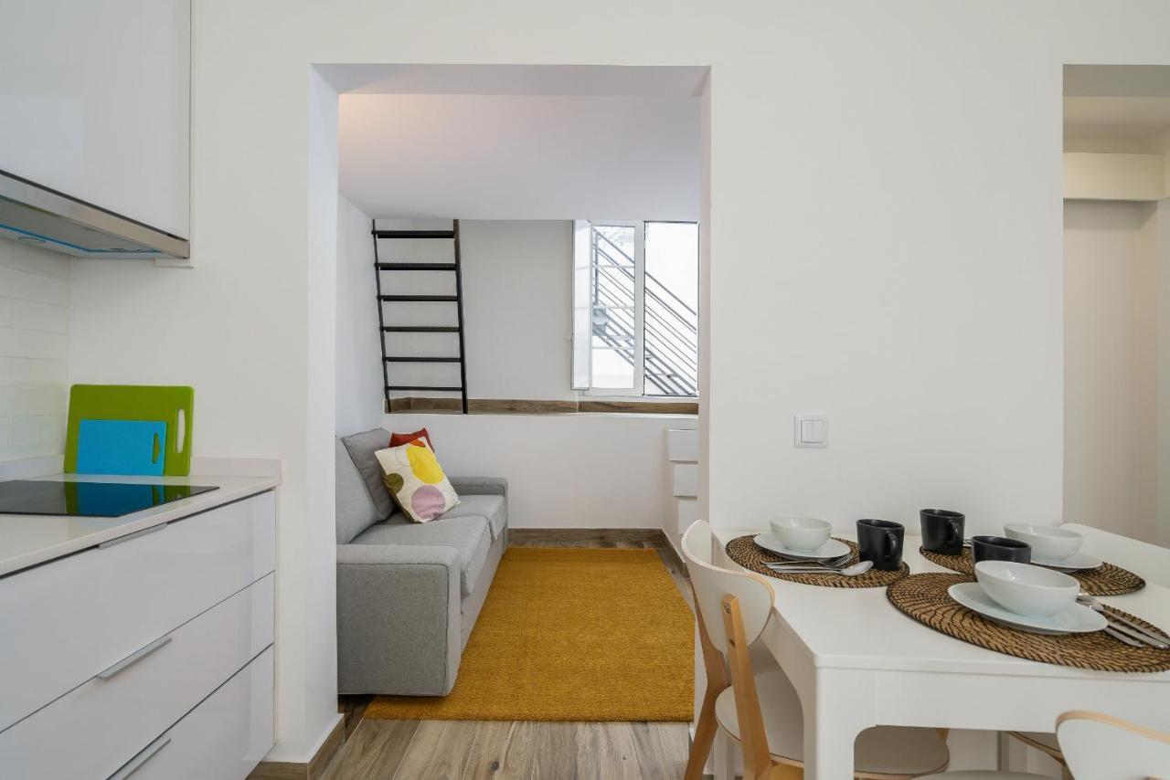 Tia Anica House II - Apartment With Terrace In Central Fuseta Beach Village エクステリア 写真